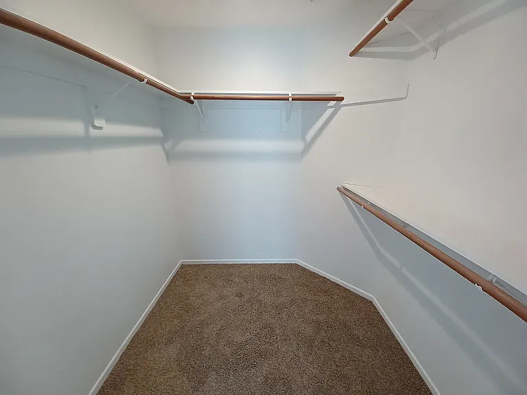 Hildale Cir — Photo 8