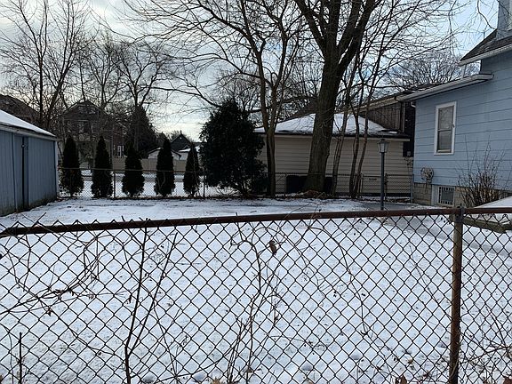 5th image of 12719 Greenwood Ave