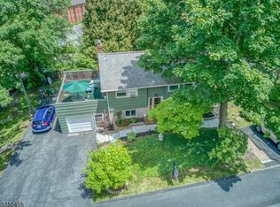 14 Southwynde Dr, Denville, NJ 07834
