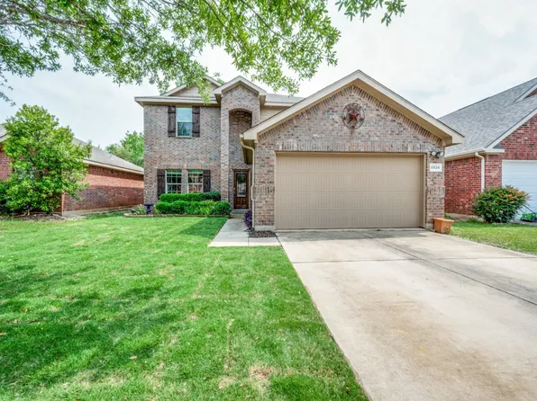 8924 Holliday Ln, Aubrey, TX 76227