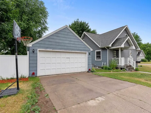 154 10th St, Clintonville, WI 54929
