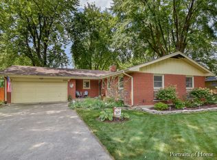 6024 Essex Rd, Lisle, IL 60532