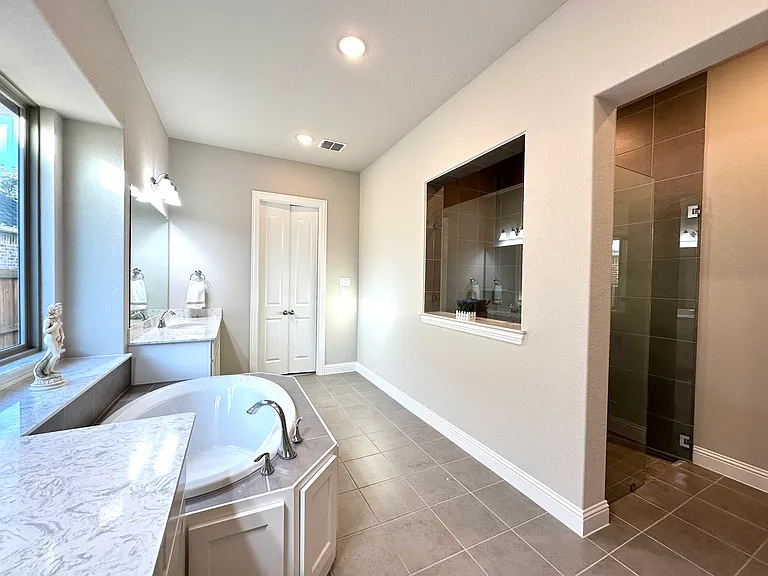 307 Waters Edge Dr — Photo 10