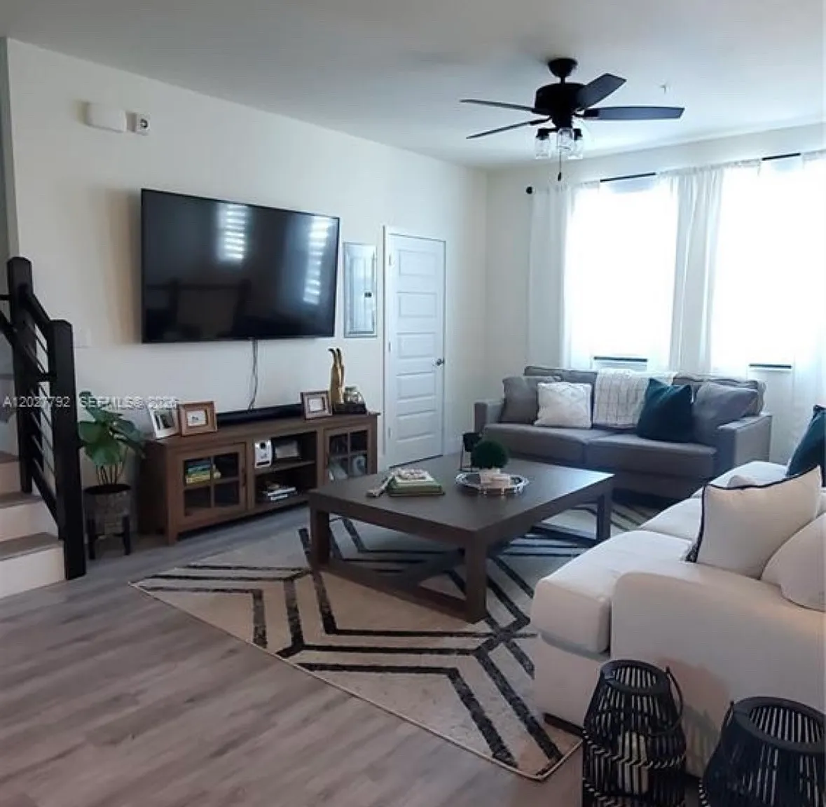 3 bed, 2.5 bath, 1534 sqft, $3,550 — Photo 3