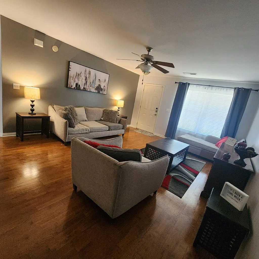 613 Skyview Ln — Photo 3