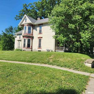 427 E 14th St, Davenport, IA, 52803