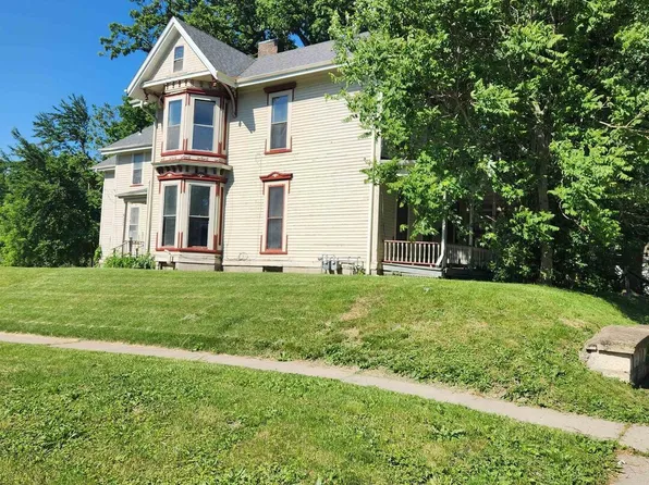 427 E 14th St, Davenport, IA 52803