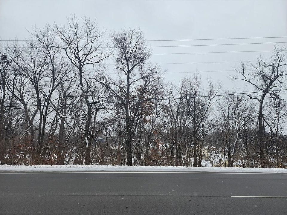 2nd image of 5729 NE Vivion Rd