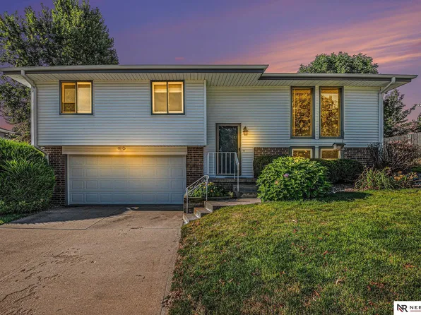 12811 Ogden St, Omaha, NE 68164