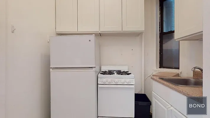 Rented by Bond New York | media 9