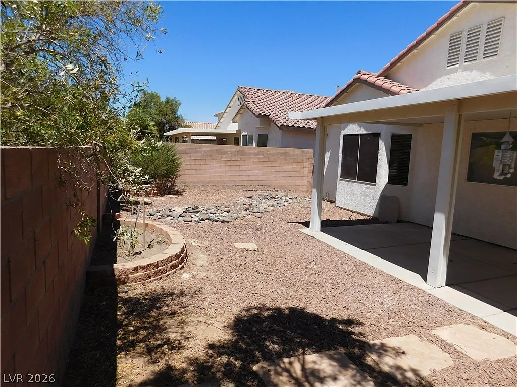 4 bed, 2.0 bath, 1795 sqft, $2,500 — Photo 4