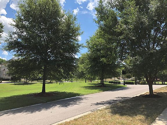 Common area on Hurstbourne P