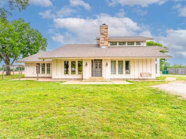 312 S Lake St, Manila, AR 72442