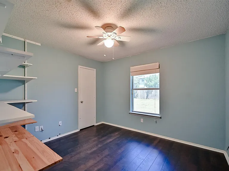 907 Clear Creek Dr — Photo 19