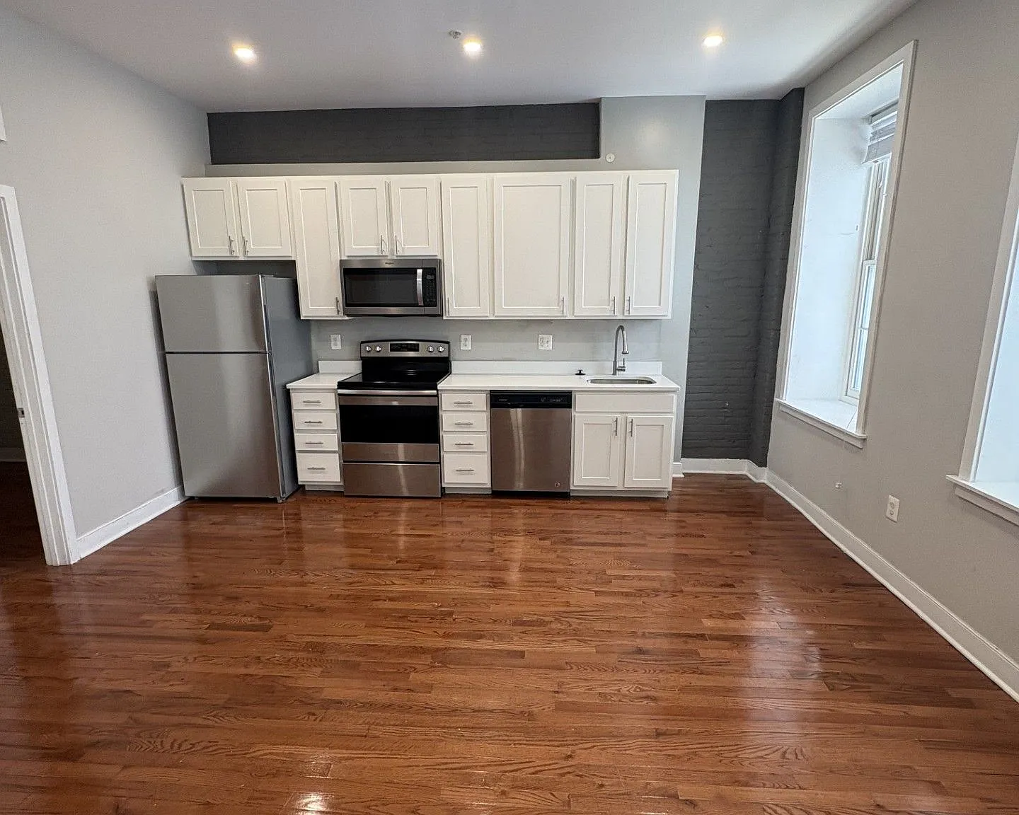 21 S Calvert Street — Photo 4