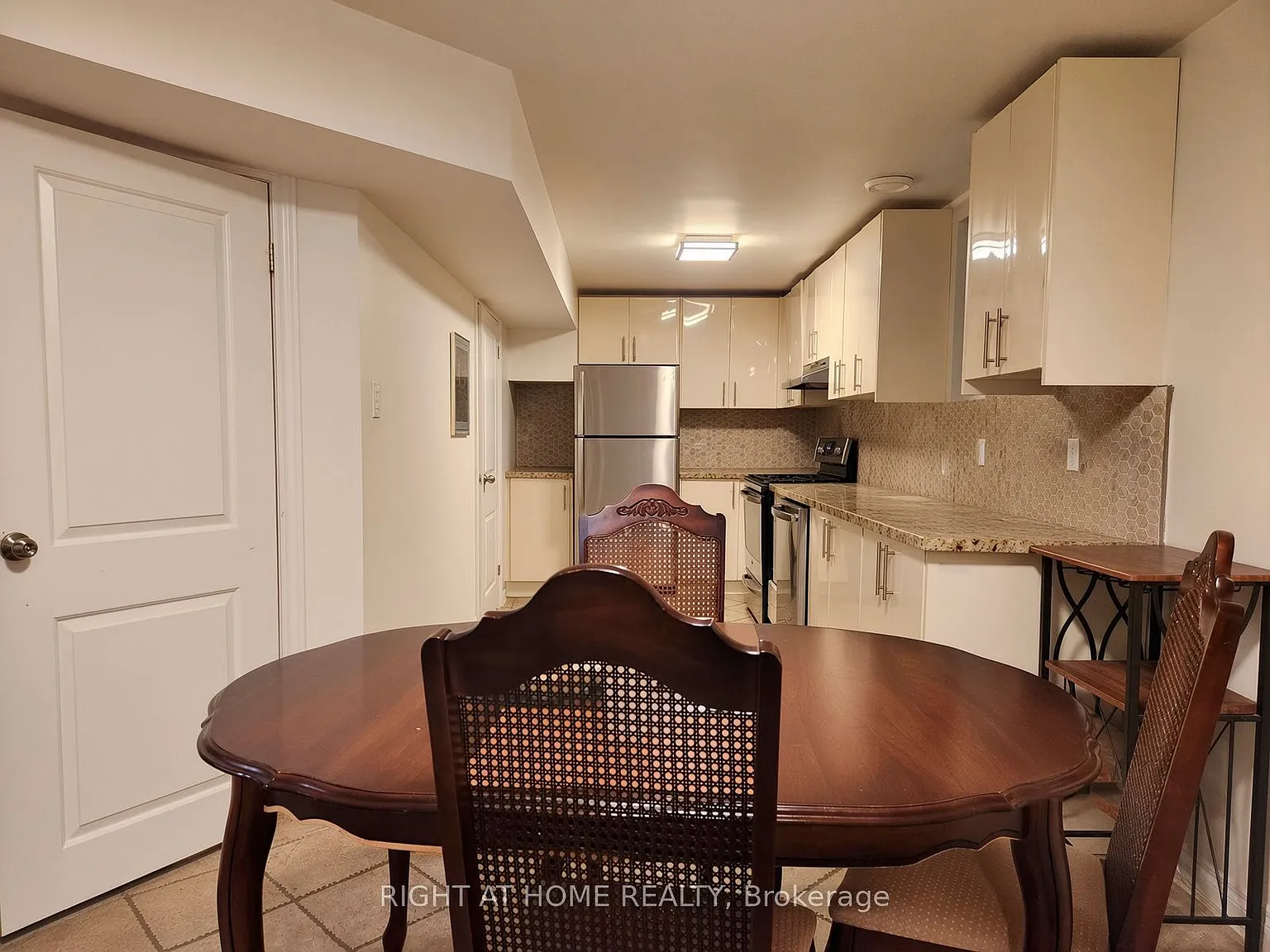 3 bed, $3,300 — Photo 3