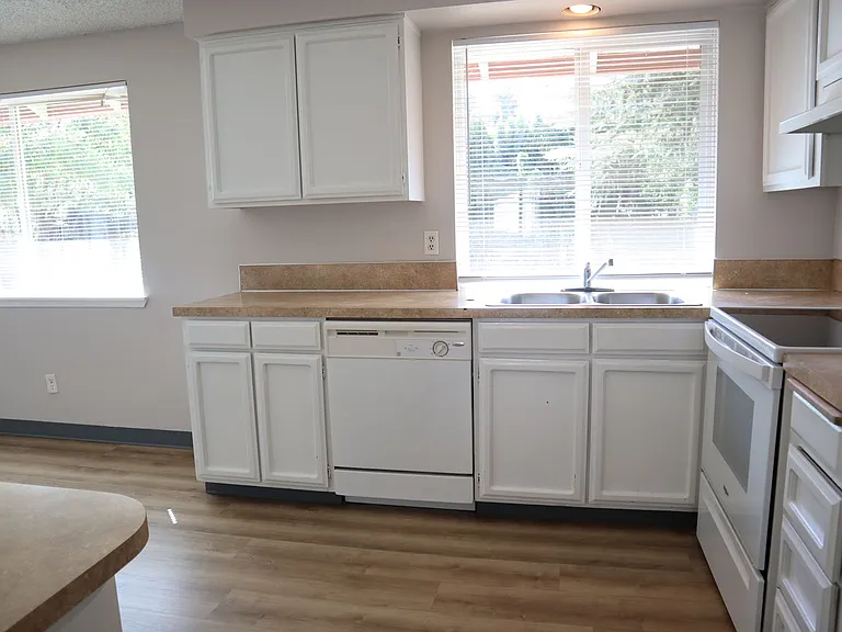 4518 NE 142nd Ave — Photo 6