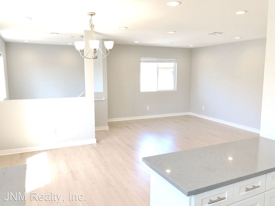 1st image of 5646 Lexington Ave