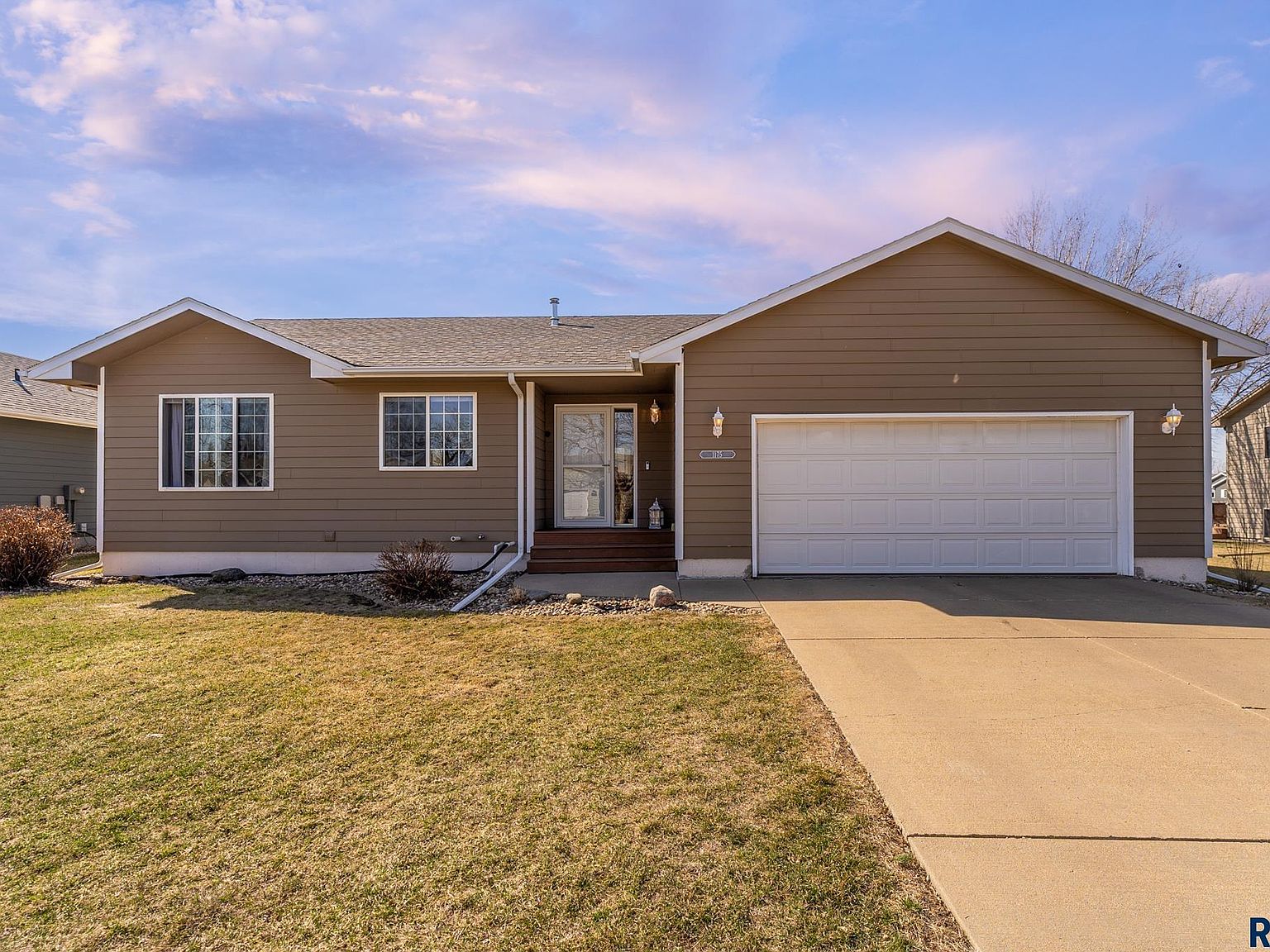 1175 Sunset Dr, Beresford, SD 57004 Zillow