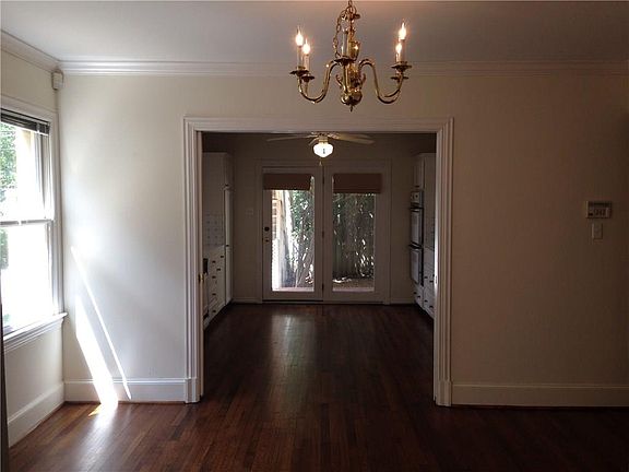 3rd image of 4220 University Blvd