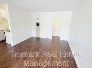110 N Cedar St #22, Glendale, CA 91206