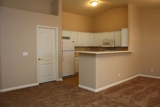 4th image of 3602 Helmsley Ave