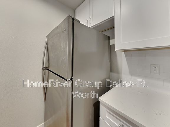 5th image of 1910 Sena St Unit 102
