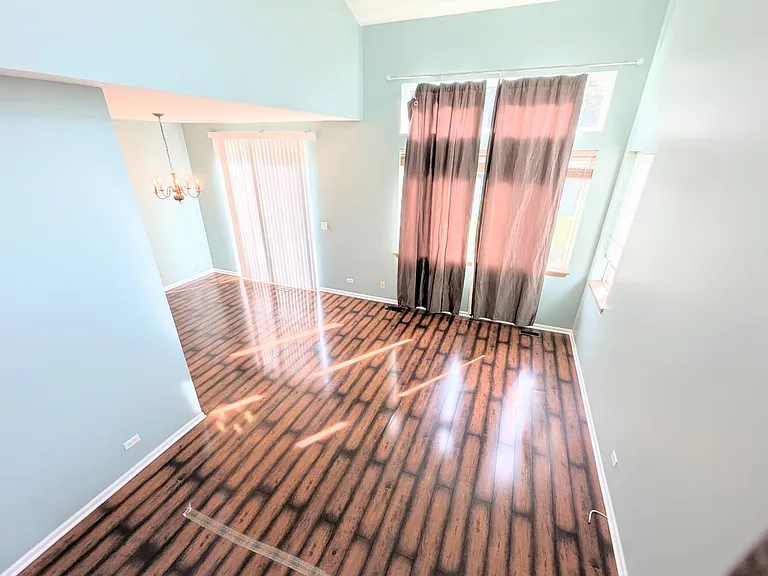 3055 Kentshire Cir — Photo 4