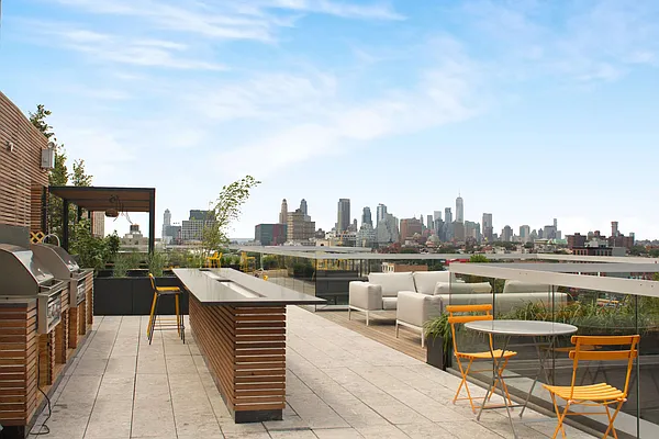 Rented by EXR | media 7