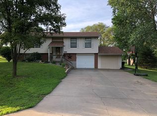 2700 NE 37th Ter, Topeka, KS 66617