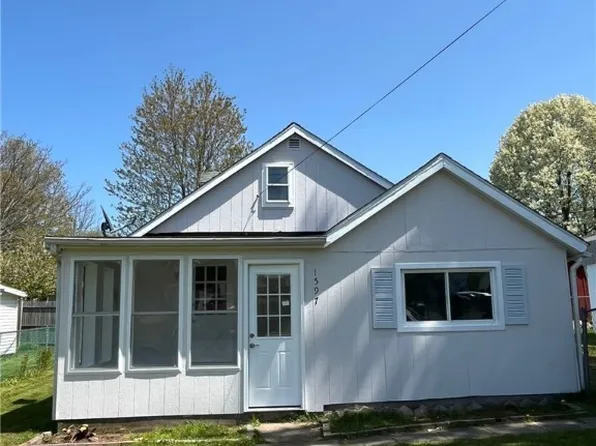 1597 Franklin St, Olcott, NY 14126