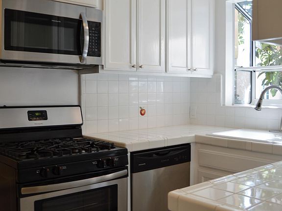 4th image of 501 Avondale Ave APT A