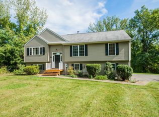 184 Duncaster Rd, Bloomfield, CT 06002