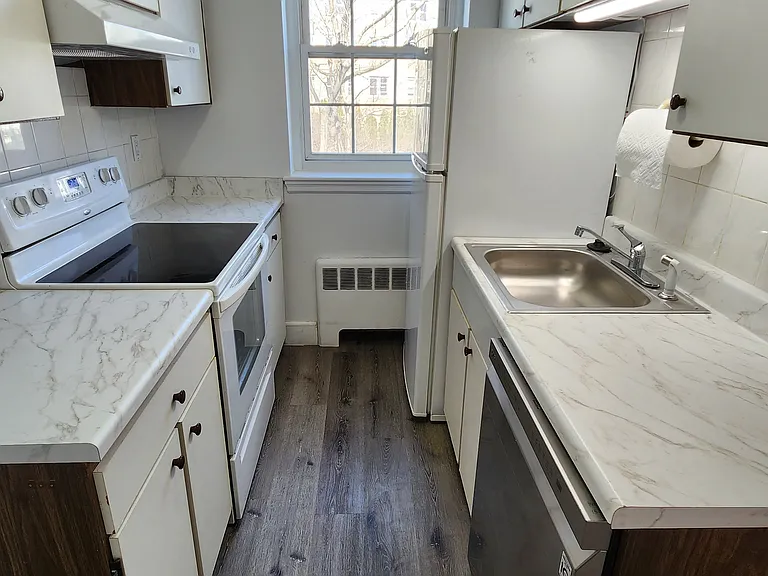 29 Englewood Ave #6 — Photo 1