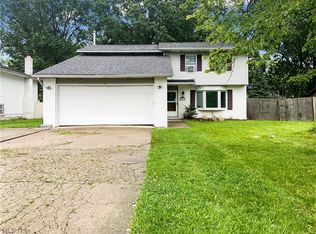 4525 Briarwood Dr, Lorain, OH 44053