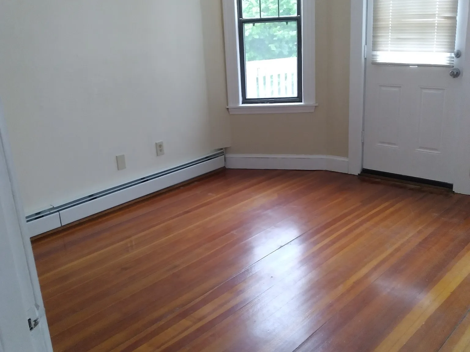 4 bed, 1400 sqft, $3,400 — Photo 2