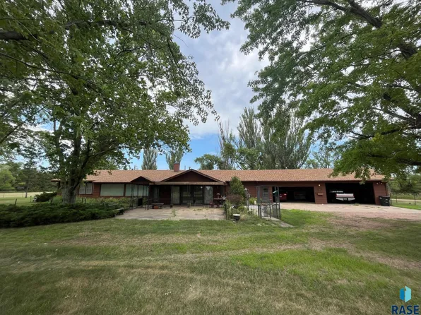 540 N Harmon Dr, Mitchell, SD 57301