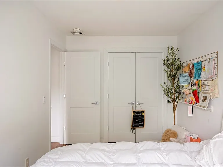 39 Cottage St #2 — Photo 16