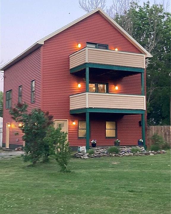 1st image of 3285 Woodlawn Ave