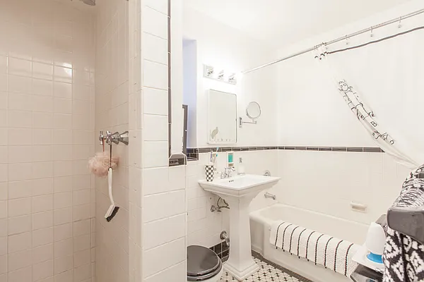 Sold by Benjamin Realty Since 1980 | media 54