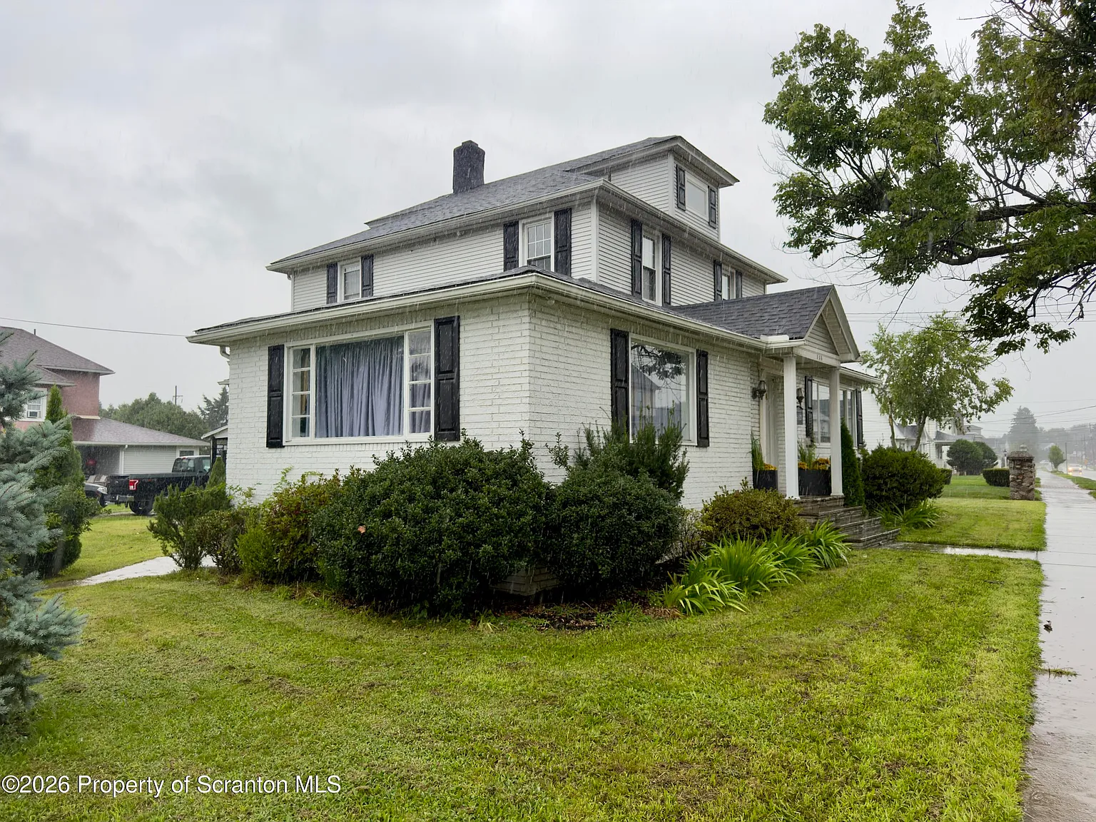 1 bed, 1.0 bath, 1178 sqft, $1,500 — Photo 2
