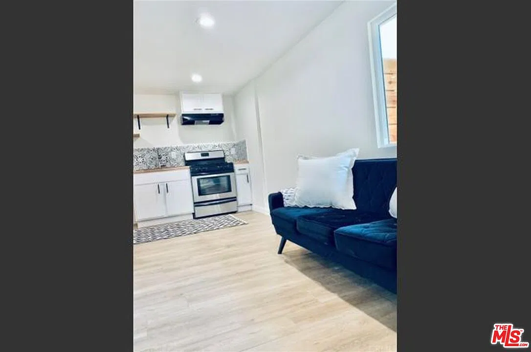 1 bed, 1.0 bath, 400 sqft, $1,795 — Photo 2