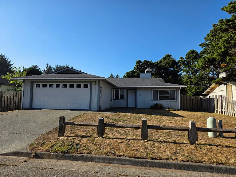 180 Breakwater Dr — Photo 1
