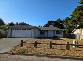 180 Breakwater Dr, Crescent City, CA 95531