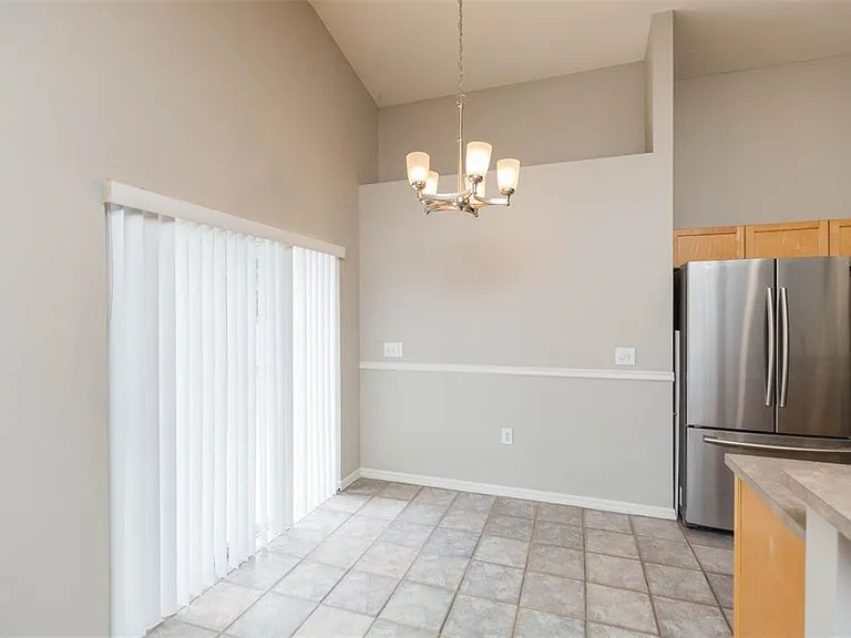4550 Roundview Ct — Photo 8