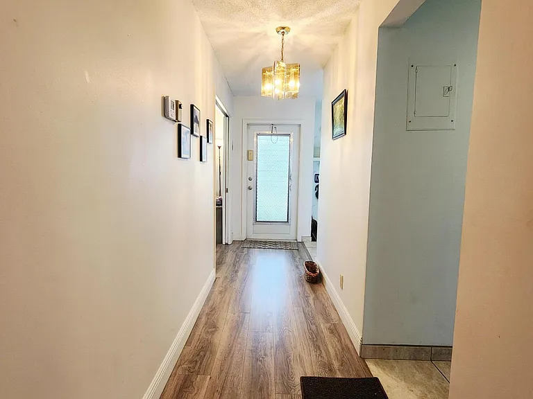 1560 NW 18th Ave #104 — Photo 16