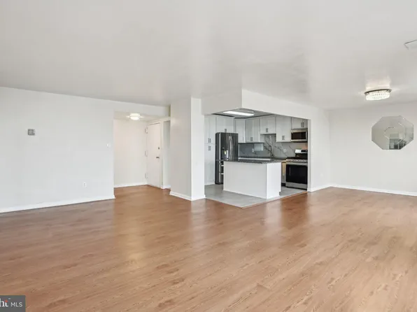 1836 Metzerott Rd APT 2002, Hyattsville, MD 20783