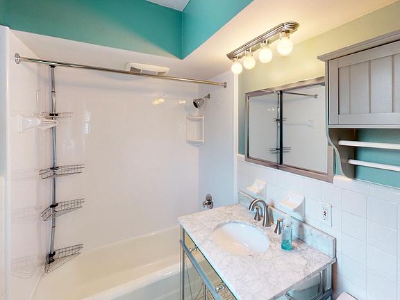 3rd image of 4057 W Bancroft St APT 4