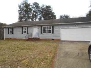 2610 Oak Grove Cir, Winston Salem, NC 27106