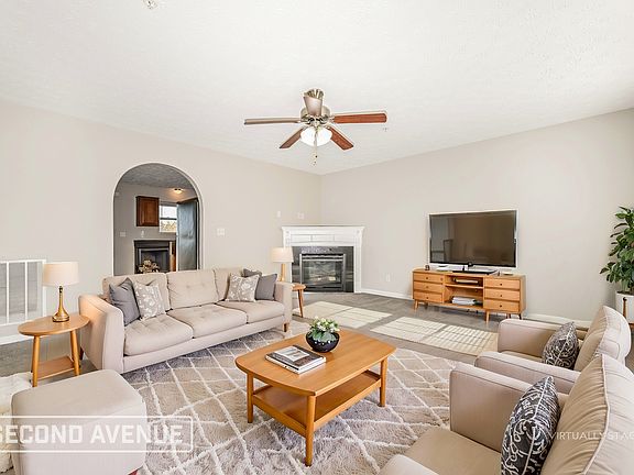 2nd image of 100 Alderwood Dr